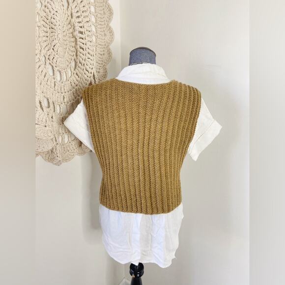 Handmade Women's Tan Knit Sweater Vest Size S/M - Picture 3 of 3